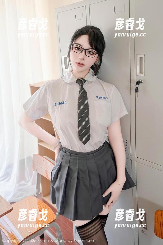 秀人网 - 看，奶芙乔乔穿的红裙，定制得完美无瑕，不香吗？