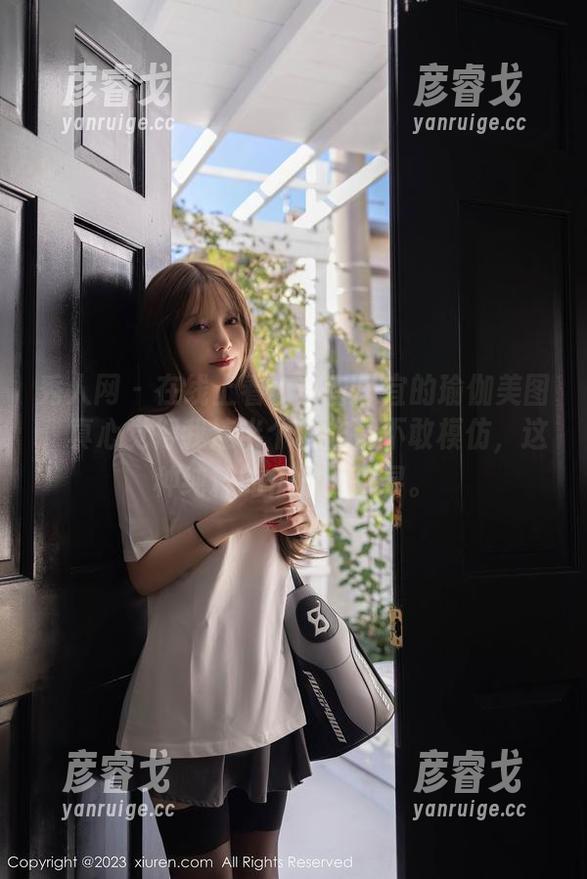 秀人网 - 在线上看小小白思宜的瑜伽美图，真心觉得我连半个动作都不敢模仿，这种纯粹的优雅无处寻。