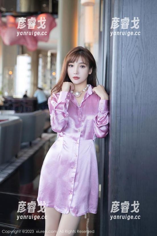 秀人网 - 精选的抖娘利世校服，让你在校园里也能走秀！