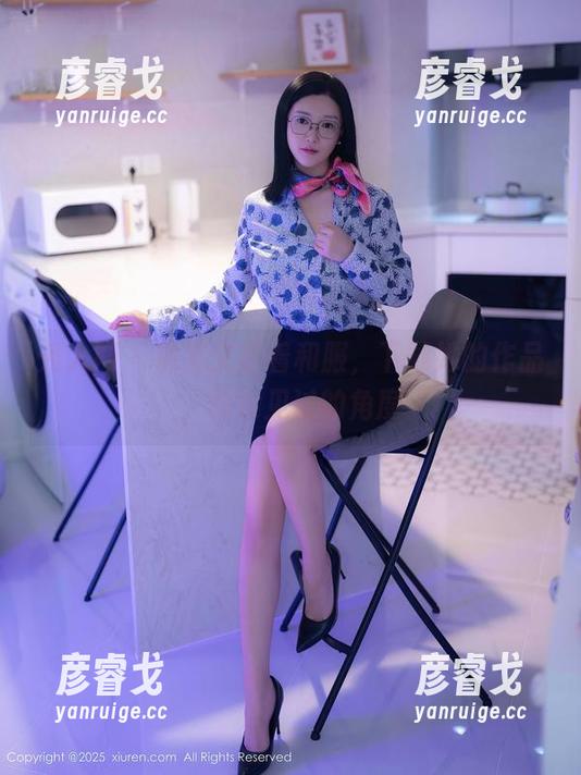 秀人网 - 林文文穿着和服，下载她的作品，你没见过的角度