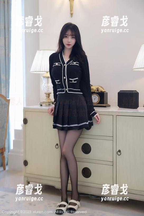 秀人网 - 林文文yooki的迷人少女，免费美图给你带来莫名的期待与欣喜