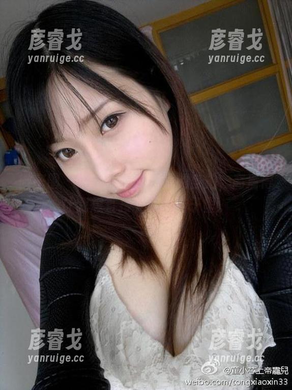 微密圈 - 这张紫色哒豚豚的自拍，高清得让我想直接下载到脑子里。