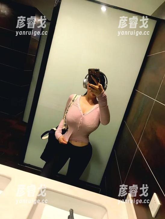 微密圈 - 紫色哒豚豚的散图，每一张都是精心定制后的小噩梦。