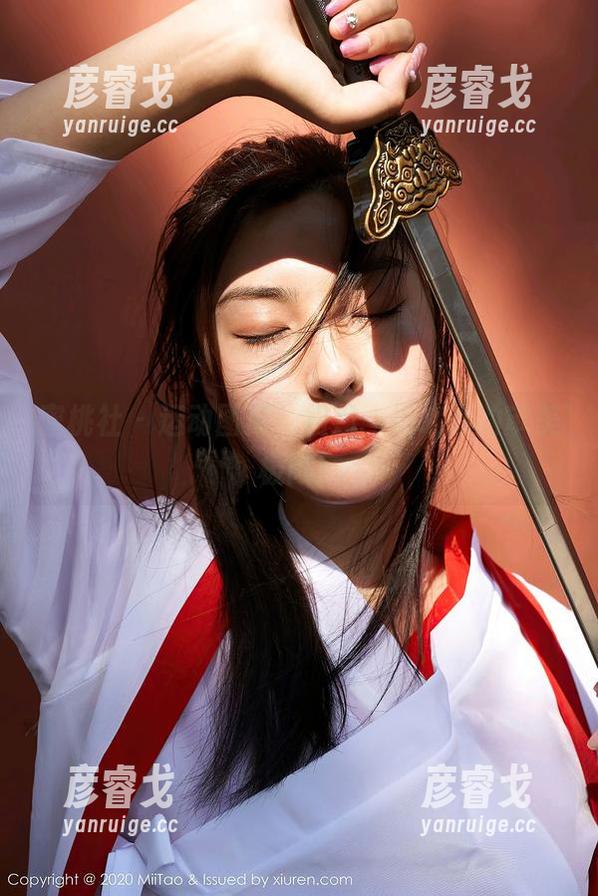 蜜桃社-初月 蜜桃社 - 运动图册:初月,挑战你的审美极限!