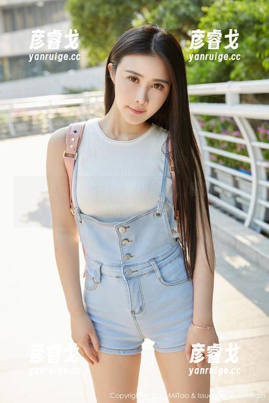 蜜桃社-美绪 蜜桃社 - 美绪在家里搞事情,私房睡衣与随性的优雅共舞。