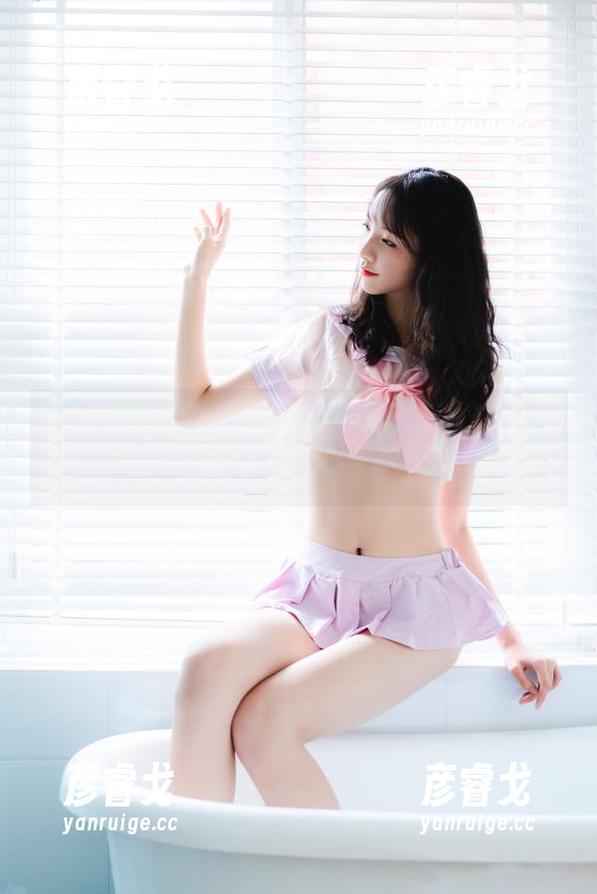 少女秘密大揭露，西呱呀呀呀的写真图集可能超乎你想象的“密室”！