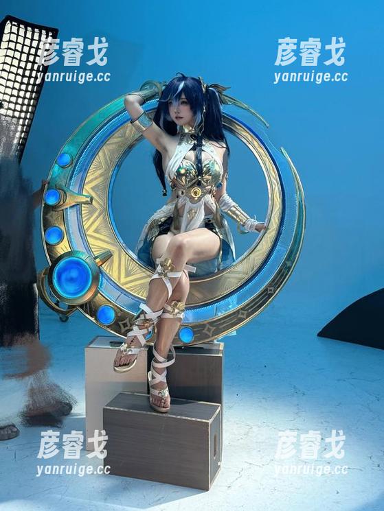 阿薰kaOri：如果连衣裙会讲话，作品集分享可能会很夸张！