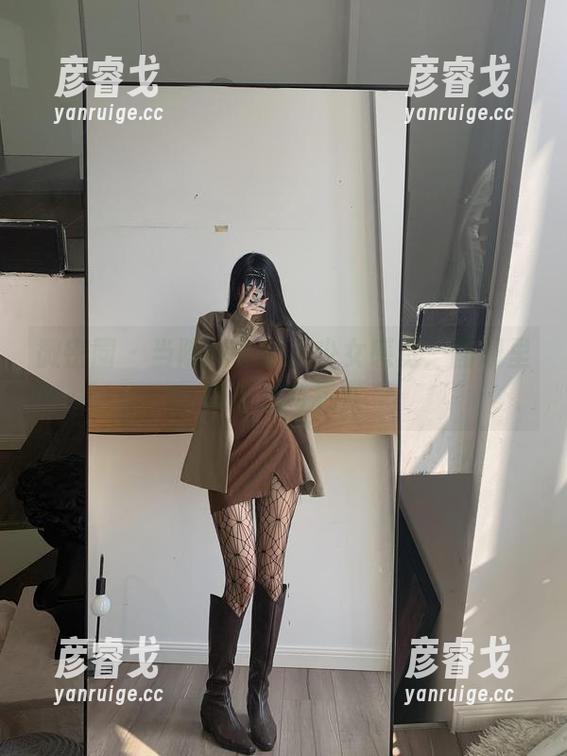 陈佩奇 微密圈 - 当陈佩奇遇上少女感觉:图册里的奇想与玩耍