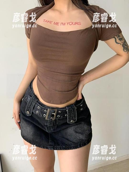 陈佩奇 微密圈 - 陈佩奇的定制写真:镜子中不仅是影像,更是胶卷里的真实心态。
