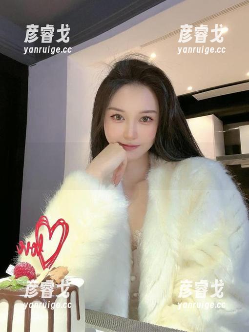 陈大小姐 微密圈 - 在这组写真里,陈大小姐的粉色内衣居然...有点萌了!