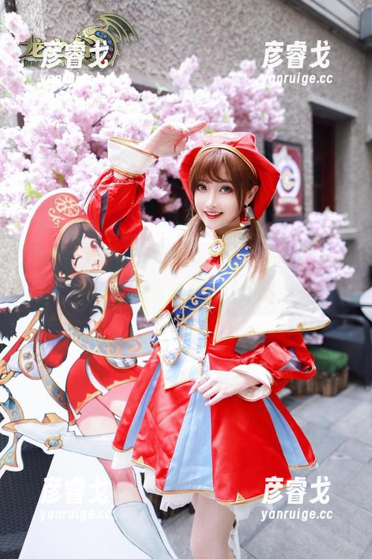 跟露儿大魔王的红裙来一次“约会”，满满的下载带走你的小心脏。