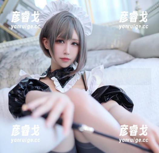 黑白御猫的网盘奇遇：女孩的梦在这里流浪